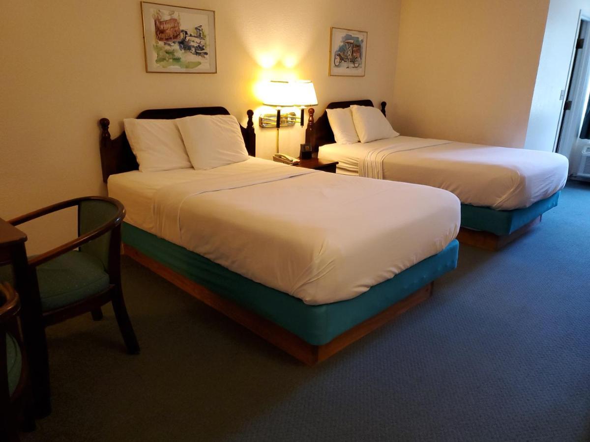 Voyager Inn セント・イグナス エクステリア 写真