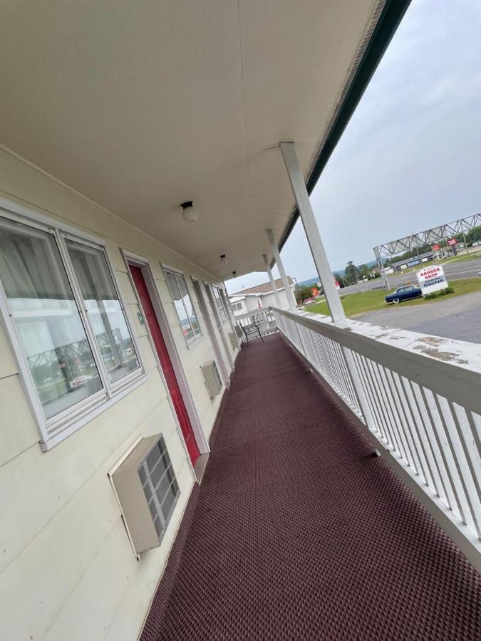 Voyager Inn セント・イグナス エクステリア 写真