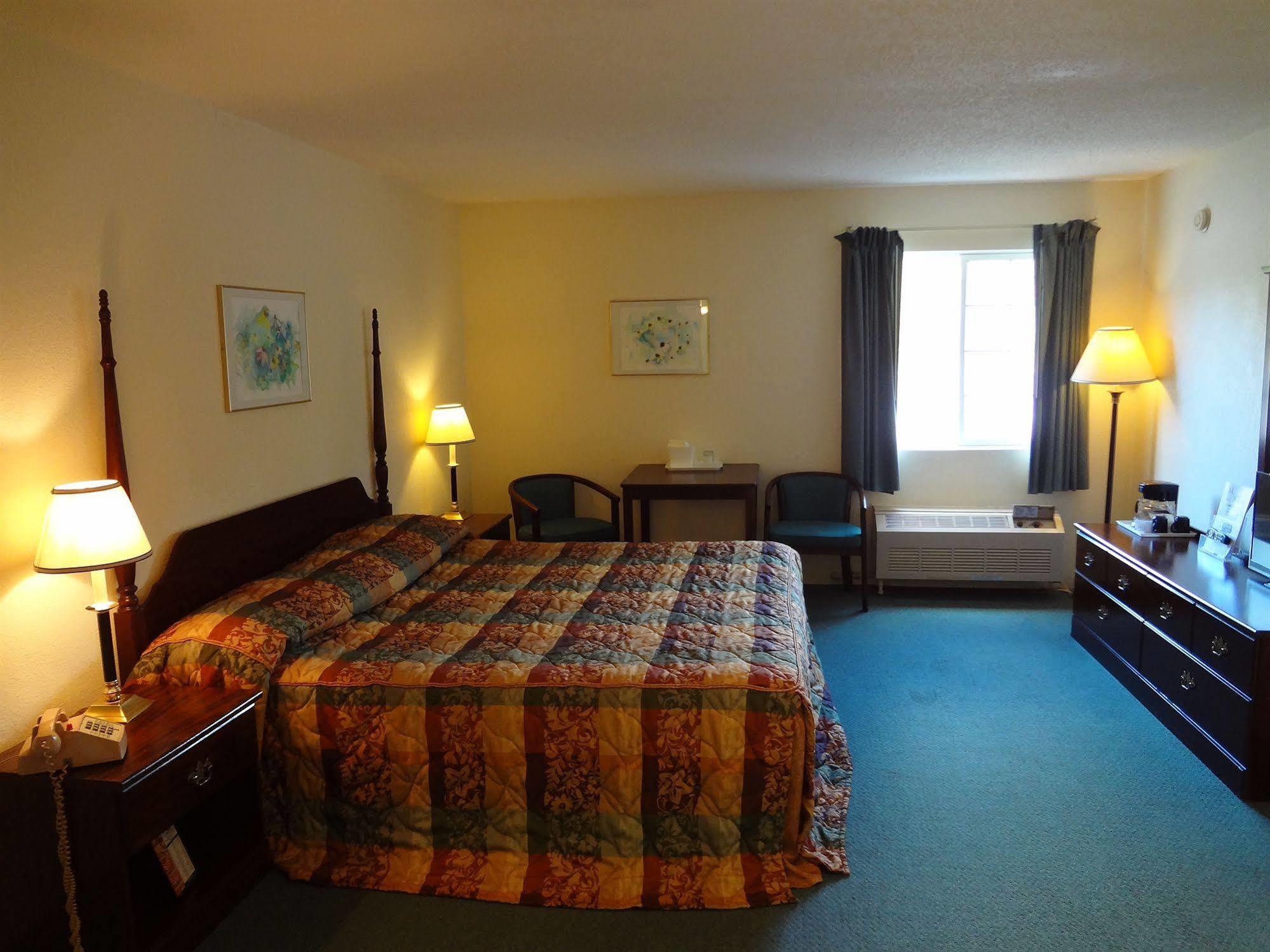 Voyager Inn セント・イグナス エクステリア 写真